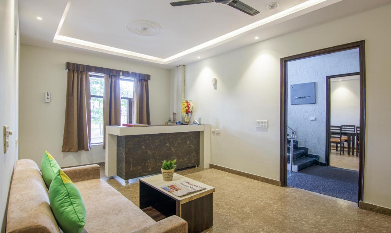 Hotel Treebo Swastika Premium Noida Exterior foto